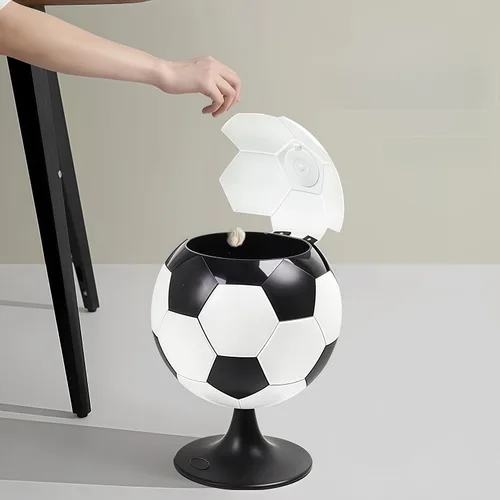 Vista 3 de Un cubo de basura automático con sensor de movimiento en forma de fútbol, contenedor de cocina manos libres sin contacto con tapa inteligente