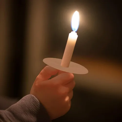 Vista 3 de Spell Candles - Juego de 20 velas religiosas para iglesia con protectores Ideal para vigilias, oraciones, bendiciones, servicios devocionales a