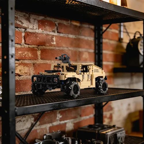 Vista 3 de UNCLE BRICK Kit de construcción de coche técnico blindado Hummer a control remoto 4WD, vehículo de rueda mecánica de control remoto de conducción