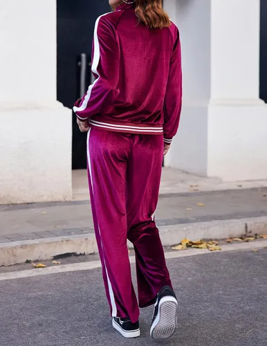 Vista 3 de Ekouaer Conjunto deportivo de terciopelo de terciopelo para mujer, 2 piezas, sudadera con cremallera y pantalones deportivos con bolsillos, tallas