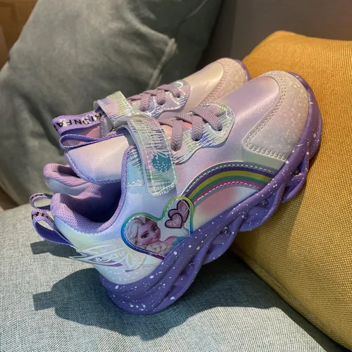 Vista 9 de YAOWUQUAN Zapatos de princesa de dibujos animados para niñas, zapatos casuales con luz LED, zapatos de princesa de nieve, zapatos de princesa