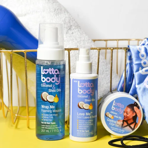 Vista 10 de Lottabody Mousse en espuma con aceite de coco y manteca de karité Wrap Me, crea envoltorios suaves, mousse para cabello rizado, define rizos
