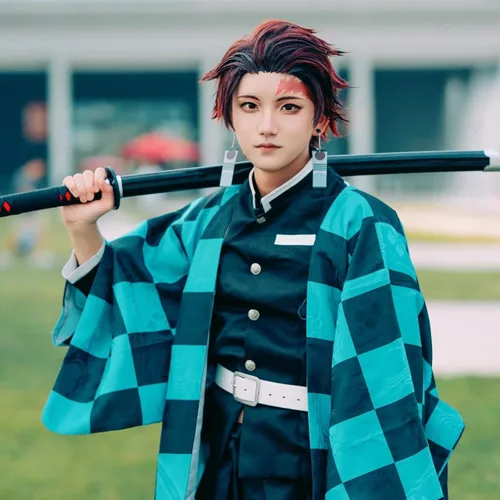 Vista 6 de Tanjiro - Peluca de cosplay Demon Slayer con aretes marcados Kimetsu No Yaiba, peluca de anime negro y rojo con gorra de peluca, peluca de cosplay