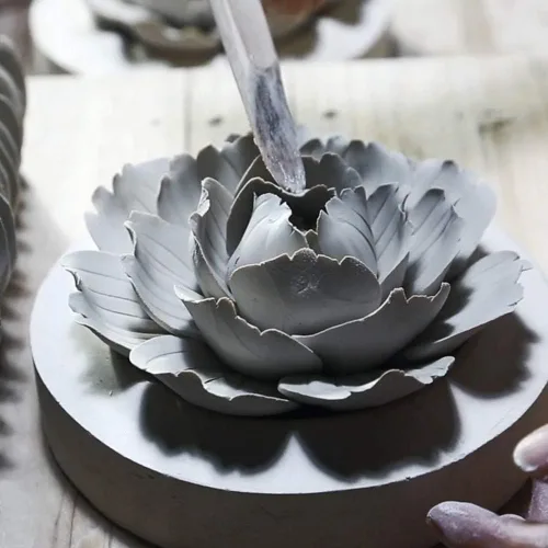 Vista 6 de Insiswiner Flores de cerámica hechas a mano 3D decoración colgante de pared rosa 7