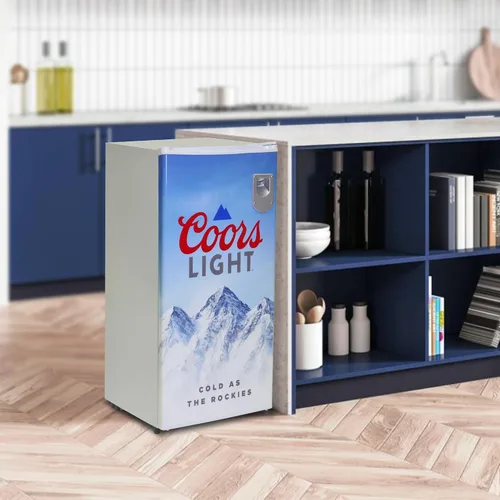 Vista 5 de Koolatron Coors Light Rocky Mountain - Refrigerador compacto con abridor de botellas, 90 L/95 cuartos de galón, 3.2 pies cúbicos para aperitivos