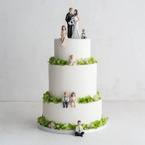 Vista 4 de Weddingstar Figura de porcelana para pastel de boda para niño pequeño