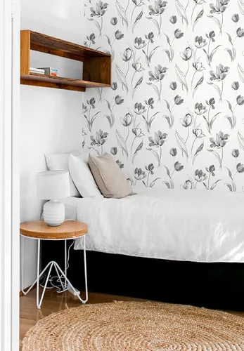 Vista 2 de NextWall Tulip Toss - Papel tapiz floral para despegar y pegar