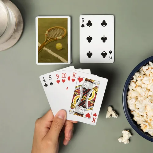 Vista 2 de Lantern Press Raqueta de tenis, pintura al óleo (52 cartas de juego, baraja de cartas de tamaño póker con comodines)
