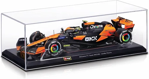 Vista 3 de Bburago 1:24 Escala 2024 Formula Race McLaren MCL38 Vehículo fundido a presión con casco, Norris #4