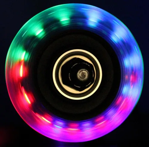 Vista 2 de Ruedas LED en línea de 2.520 in 82a para patinaje con luz para rodamientos ABEC 9, paquete de 2