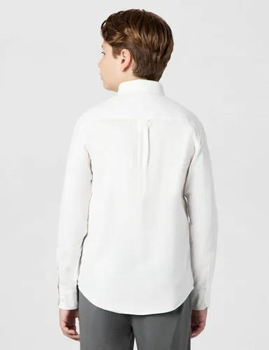 Vista 2 de IZOD - Camisa Oxford para niño de manga larga con botones, color sólido, cuello con bolsillo en el pecho Blanco clásico