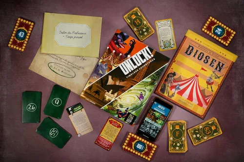 Vista 7 de Juego de cartas Timeless Adventures: aventura cooperativa inspirada en la sala de escape, divertido juego familiar para niños y adultos, a partir