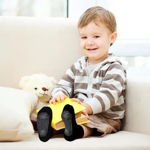 Vista 4 de HYCLES Calcetines antideslizantes para niños pequeños, 15 pares de calcetines antideslizantes de corte bajo para niños de 1 a 7 años, calcetines