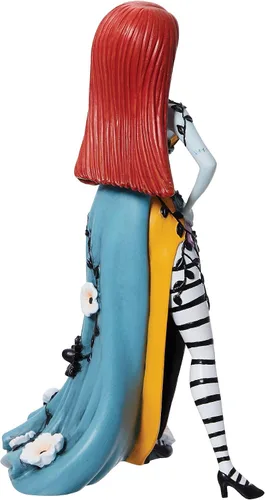 Vista 6 de Enesco Disney Showcase The Nightmare Before Christmas Sally in Gown - Figura botánica de 7.28 pulgadas, multicolor