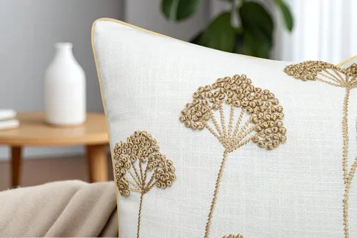 Vista 3 de Rudransha Funda de almohada bordada a mano con flores silvestres, 18 x 18 pulgadas, algodón marfil, floreciente