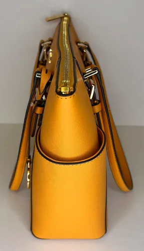 Vista 7 de Michael Kors Charlotte - Bolsa grande con cierre de cremallera de un cuarto