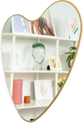 Vista 2 de Espejo de pared de corazón irregular Bonita forma dibujada a mano Elegante borde de latón sin marco Decoración moderna del hogar