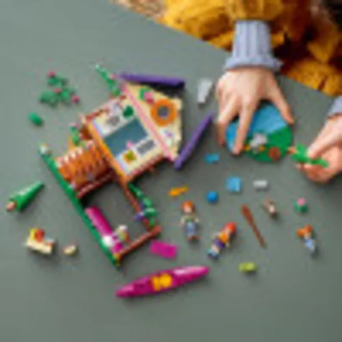 Vista 5 de LEGO Friends Forest House 41679 Kit de construcción; juguete de bosque con una casa en el árbol; gran regalo para niños que aman la naturaleza