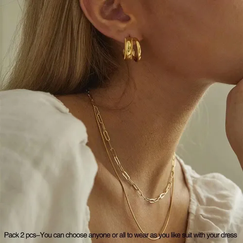 Vista 3 de Gargantilla en capas para mujer, chapada en oro de 14 quilates, cadena fina de eslabones, collar sencillo, ajustable, con dije de moneda con letra