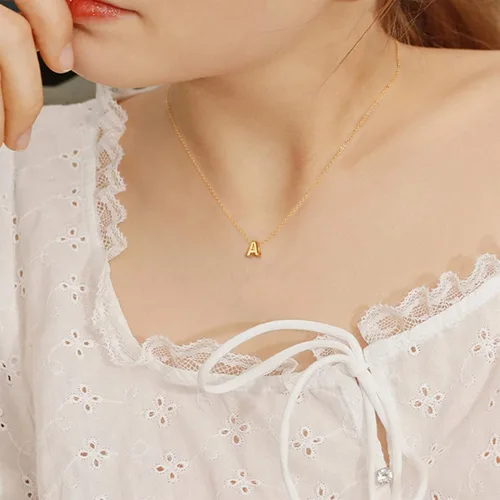 Vista 2 de ChicSilver - Collar de plata de ley 925 con inicial para mujeres y niñas, joyería de letras delicadas, para regalo personalizado (con caja de regalo)