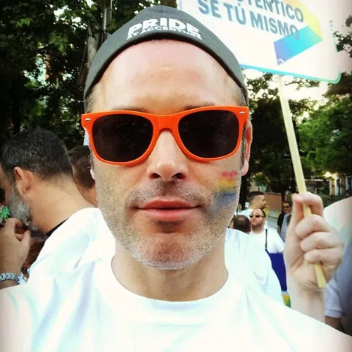 Vista 145 de Suministros para regalos de fiesta de colores neón Paquete de 8 gafas de sol unisex