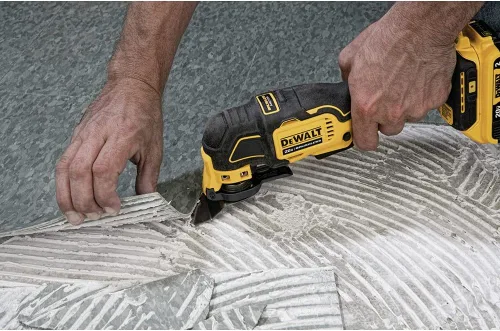 Vista 4 de DEWALT ATOMIC 20V MAX* Herramienta oscilante, inalámbrica, oscilante, solo herramienta (DCS354B)