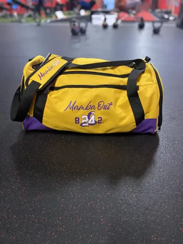 Vista 7 de Bolsa de lona Kobe para viajar. Bolsas de gimnasio deportivas para hombres, bolsa de transporte para viajes. Bolsa de lona amarilla de los Lakers