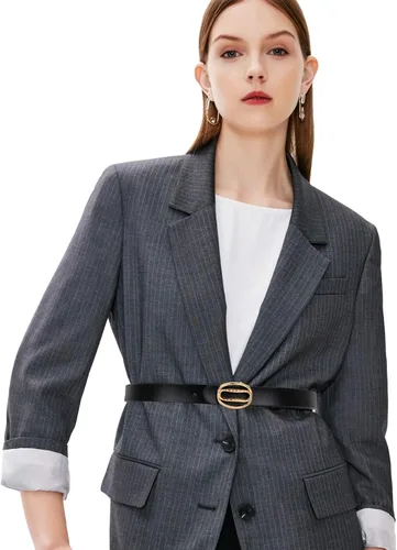 Vista 90 de Cinturón de cuero clásico con hebilla de metal para mujer con vestido de jeans