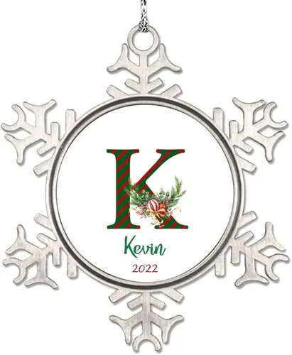 Vista 17 de Monograma inicial letra A copo de nieve, adorno de bayas de pino de Navidad para decoración de árbol de Navidad, adornos de Navidad personalizados