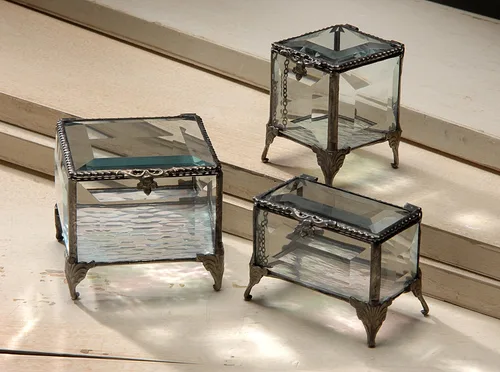 Vista 7 de J Devlin - Joyero decorativo de cristal biselado, caja 153