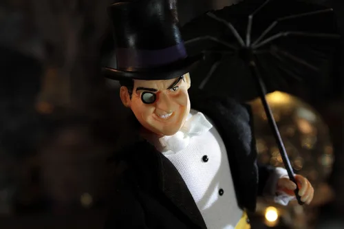 Vista 12 de Mego DC Comics Penguin - Figura de acción (8 pulgadas), multicolor