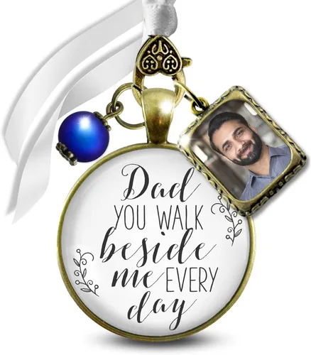Vista 9 de Gutsy Goodness Ramo de novia Charm Dad You Walk Beside Me Memorial Wedding Remembrance Charm Marco de fotos en memoria del padre Marco de fotos