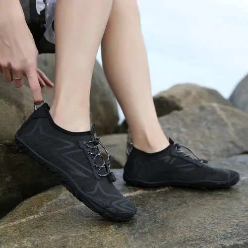 Vista 4 de Whatseaso Zapatos acuáticos para mujeres y hombres, de secado rápido, zapatos descalzos para buceo, natación, surf, aqua, caminar, playa, yoga