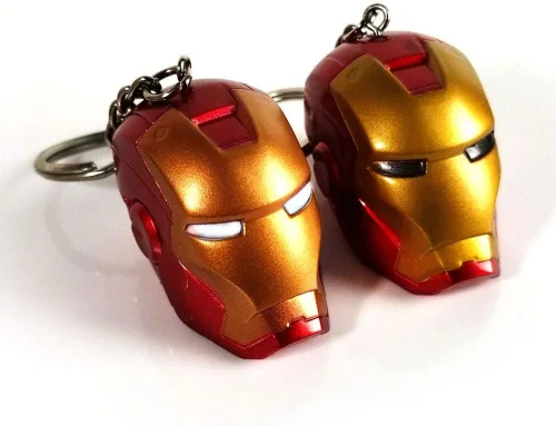 Vista 2 de Llavero con figura estilo casco de Iron Man de superhéroe