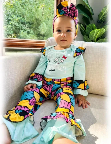 Vista 2 de HINTINA Conjunto de ropa para bebé recién nacida con diadema para el primer Halloween