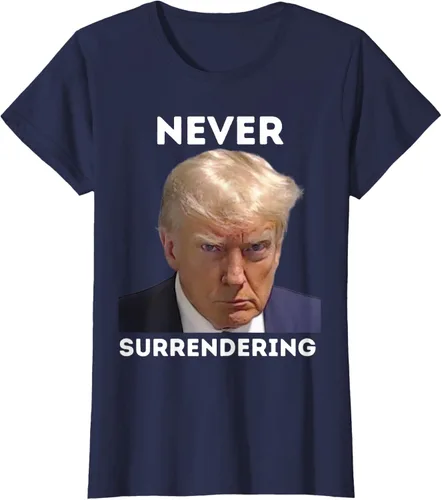 Vista 25 de Triumph Never Surrendering - Camiseta Trump Mug Shot, Negro