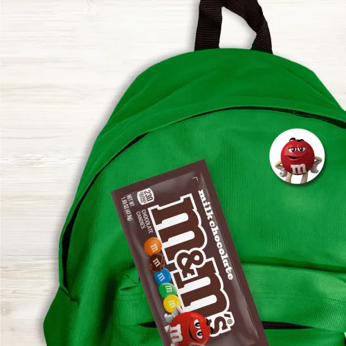 Vista 5 de Caramelos de chocolate con leche de M&M's, bolsa en tamaño de 1.69 oz, caja de 36