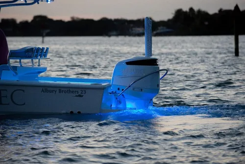 Vista 6 de Lumitec SeaBlaze - Mini luces LED subacuáticas para barco, grado marino, pesca, bote, skiff - se vende por par Azul