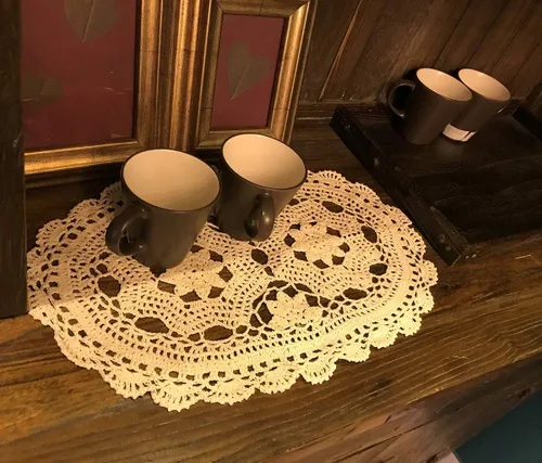Vista 3 de Pasillos de ganchillo hechos a mano beige de algodón, tapetes de encaje ovalados para dormitorios, 12 x 20 pulgadas.