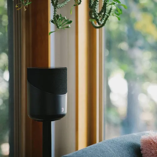 Vista 9 de Bluesound Pulse M - Altavoz inalámbrico de transmisión de música omnihíbrido con Bluetooth, color negro, compatible con Alexa y Siri