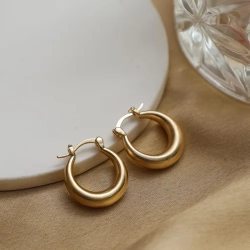 Vista 82 de Gempires - Aretes ligeros y gruesos, delicados y minimalistas, hipoalergénicos, chapados en oro, sin deslustre, diseño clásico, para uso diario