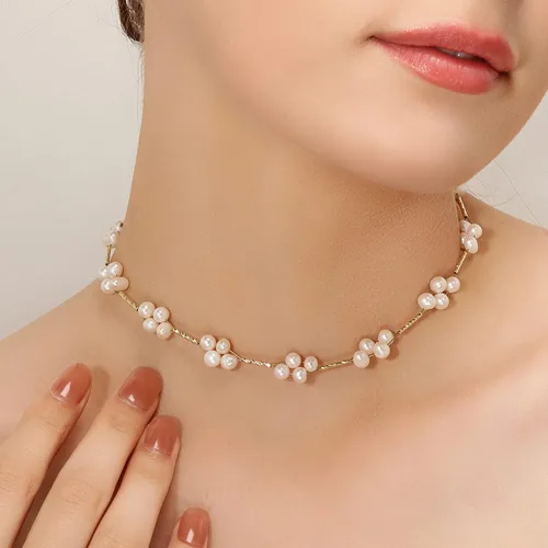 Vista 4 de Gargantilla de perlas, chapado en oro de 14 quilates, delicado collar de gargantilla con cuentas para mujeres y niñas, collar de perlas naturales