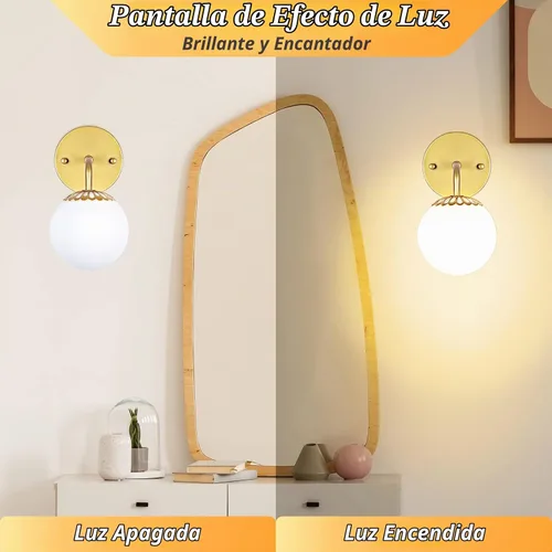 Vista 4 de Moderno juego de dos apliques de pared dorados, lámpara de pared de mediados de siglo, aplique de latón con vidrio de globo blanco, accesorios