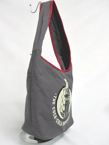 Vista 3 de Botella de vidrio clásica con licencia oficial Coca-Cola University Hobobag