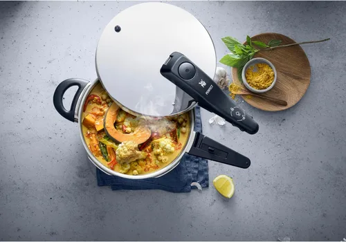 Vista 16 de WMF Perfect Rapid Cooker - Olla de cocción rápida (7.1 in de diámetro, 2 litros y medio, con protección contra llamas), acero inoxidable