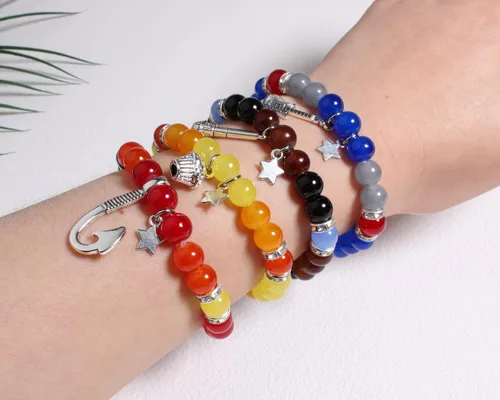 Vista 7 de QqzsJewls Pulseras inspiradas en FNAF, regalos de disfraz para fanáticos del juego Fnaf, pulseras de piedra con cuentas para niños y niñas, regalos