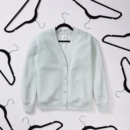 Vista 7 de Amazon Basics - Ganchos finos de terciopelo antideslizantes para trajes, paquete de 30, color negro
