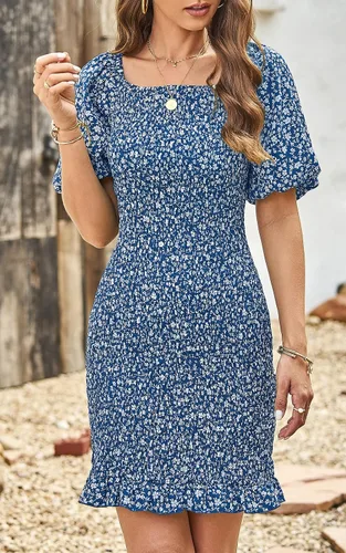 Vista 2 de PRETTYGARDEN Vestido corto ajustado floral de manga corta abombada para mujer, vestido de verano con cuello cuadrado con volantes, vestido fruncido