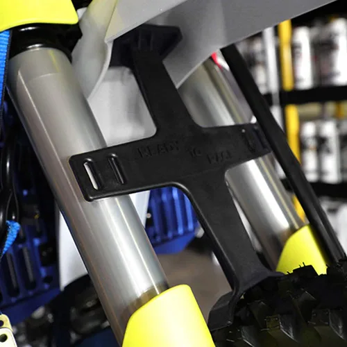 Vista 3 de Protector Universal de Horquilla para Motocicleta Soporte de Suspensión Abrazadera Herramienta de Transporte Amarre Protector de Sello Protección