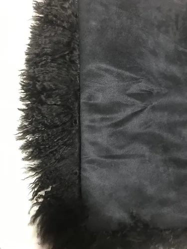 Vista 4 de Funda de cojín/funda de almohada de piel de cordero mongol 100% real (20 x 20 pulgadas, negro)